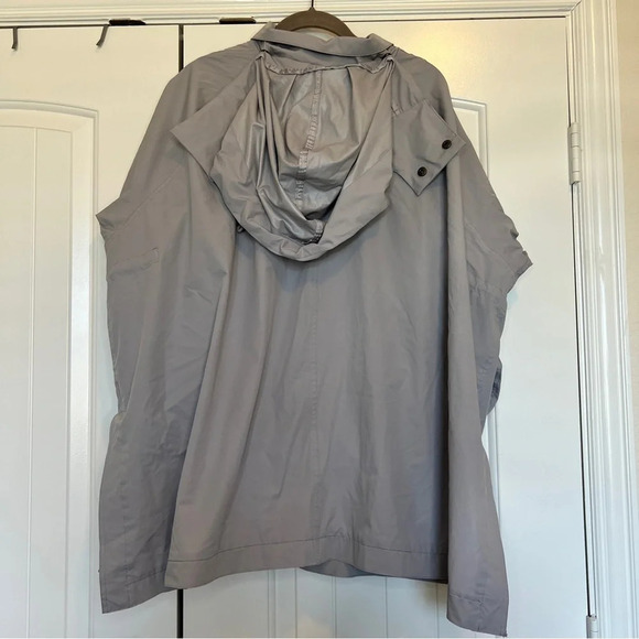 Fabletics GIANA Jacket Light haze Grey Weather Resistant Womens Small S Small - Picture 7 of 10